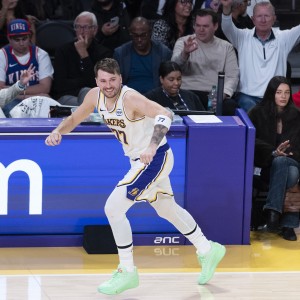 开云体育下载-东契奇场均33分和科比35.4分相比含金量如何？各方面都远远比不上