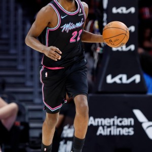 吃回头草？记者称勇士对旧将维金斯感兴趣 去年曾拿他换来巴特勒